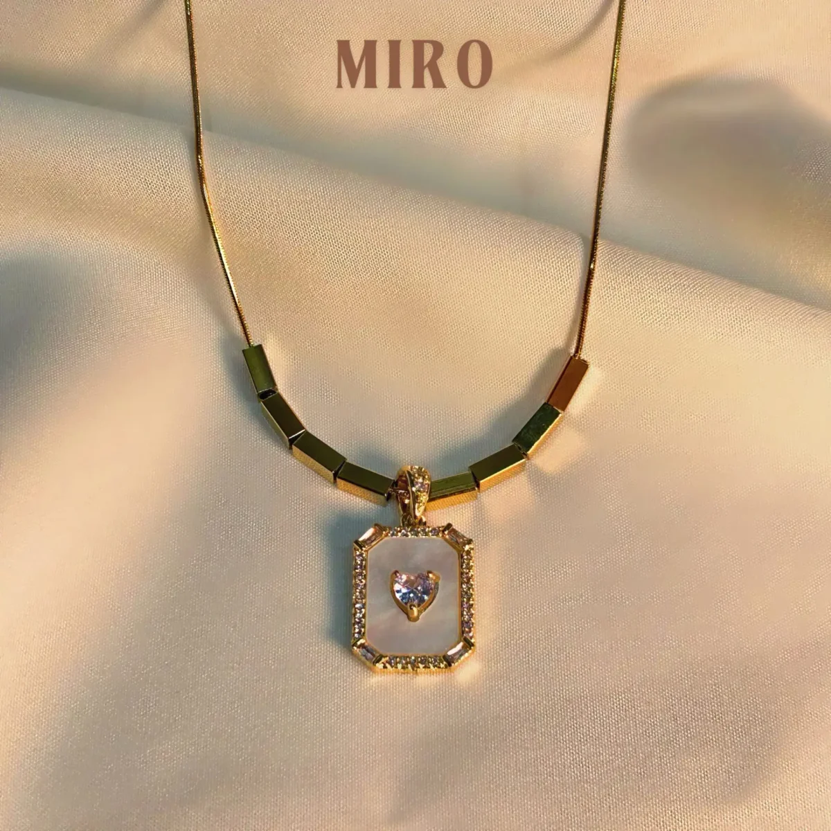 Aurora heart gold