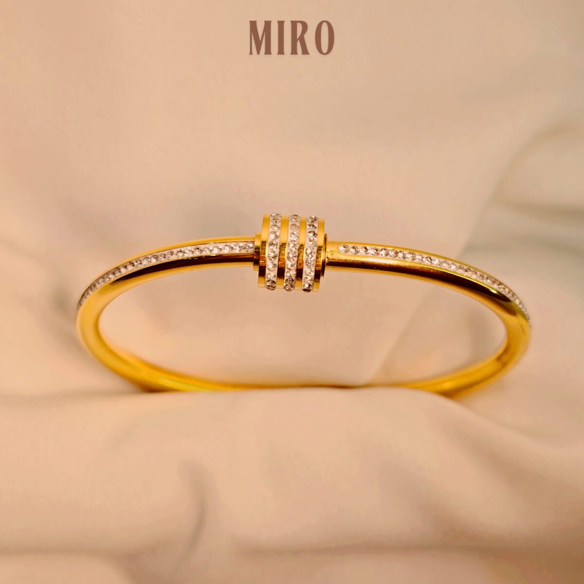 Designer kada