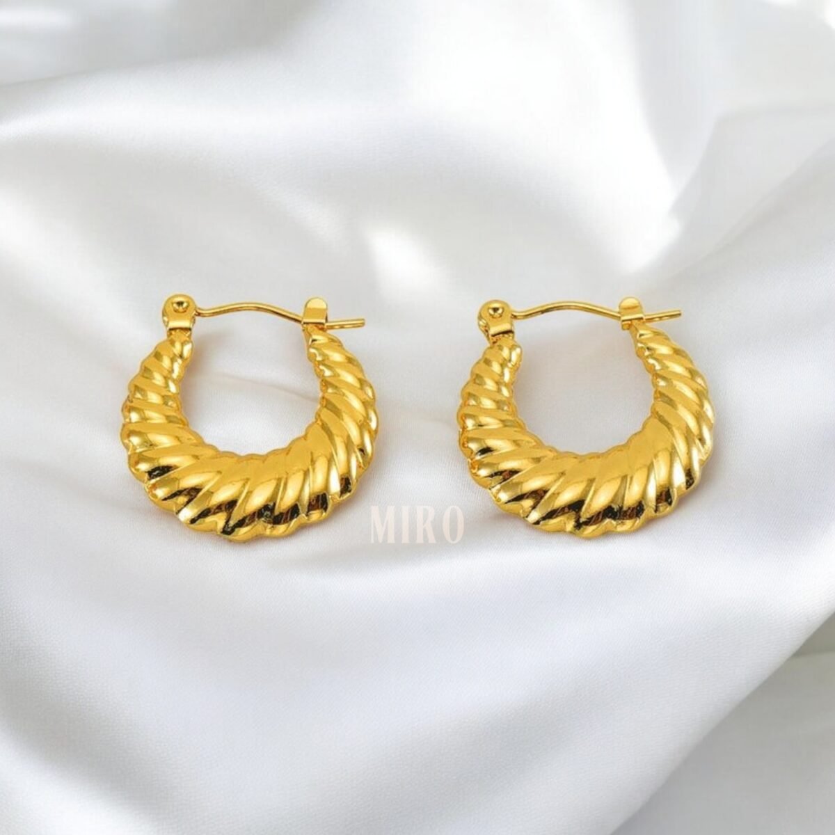 Croissant hoops